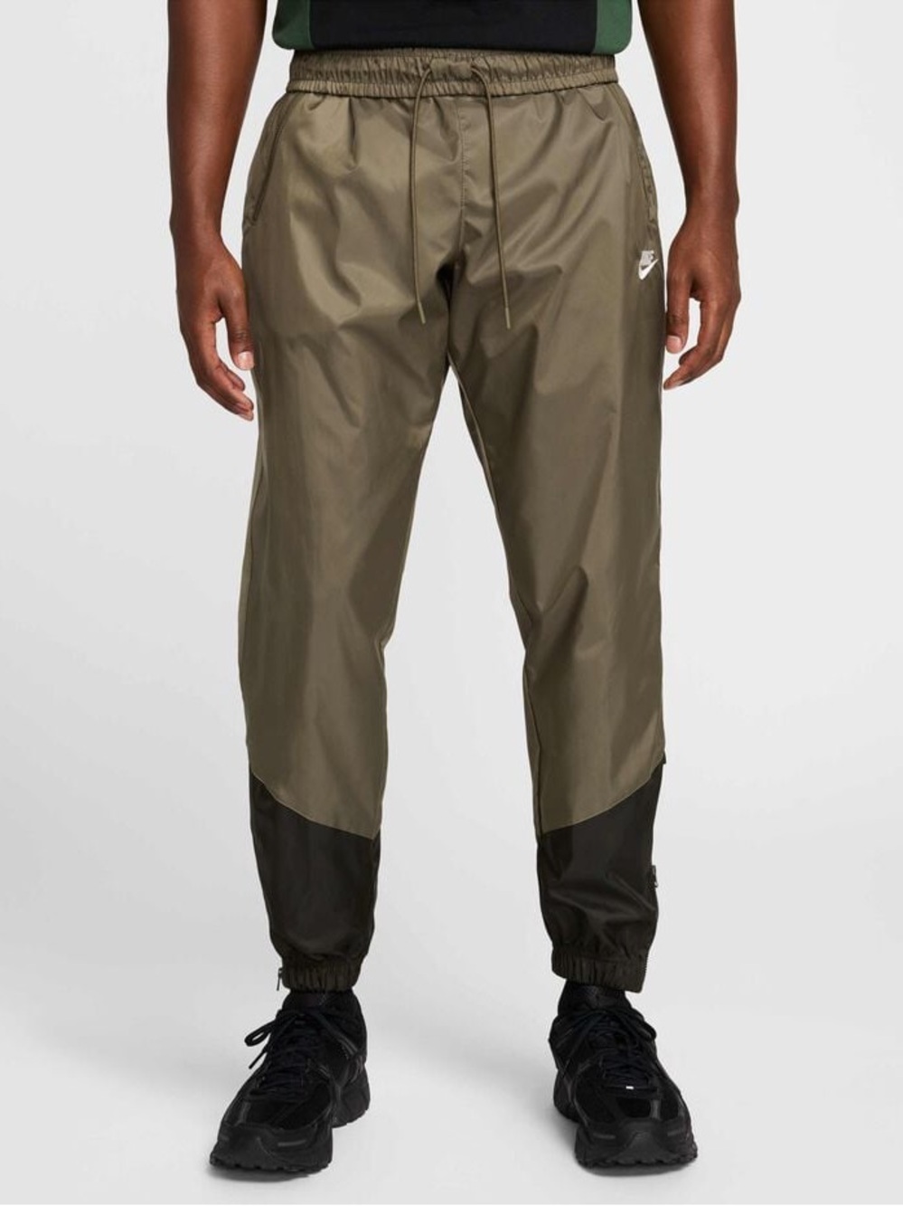 NWT 🔥 Nike Windrunner Woven Lined Pants Olive/Black L